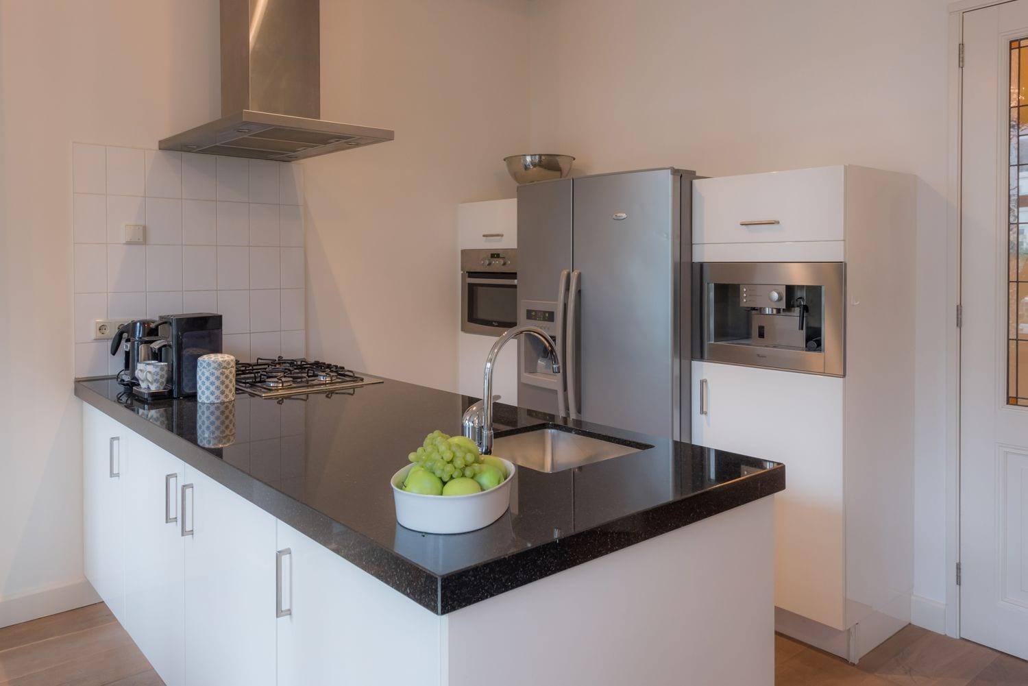 Dynasti Apartment *